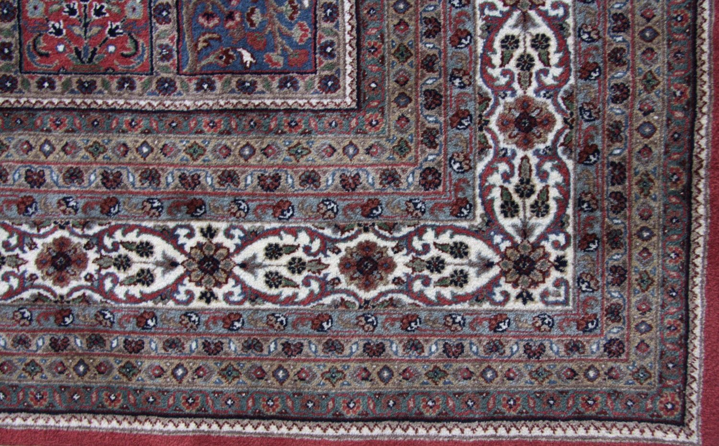 Bakhtiari Rug 351x256cm - Persian Rugs
