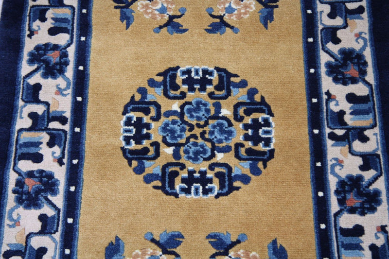 Chinese Rug - 137 x 69 cm - blue