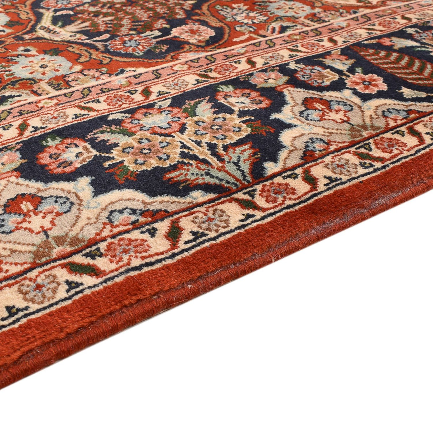 Bakhtiari Rug 238x138cm - Persian Rugs