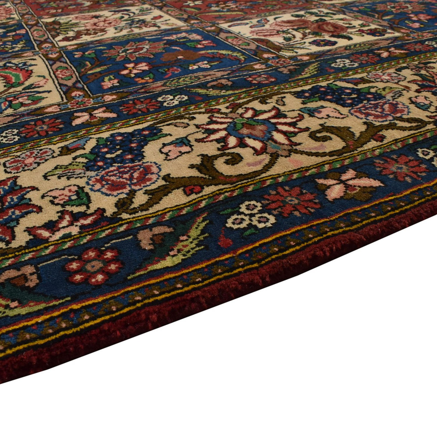 Bakhtiari Rug 321x202cm - Persian Rugs
