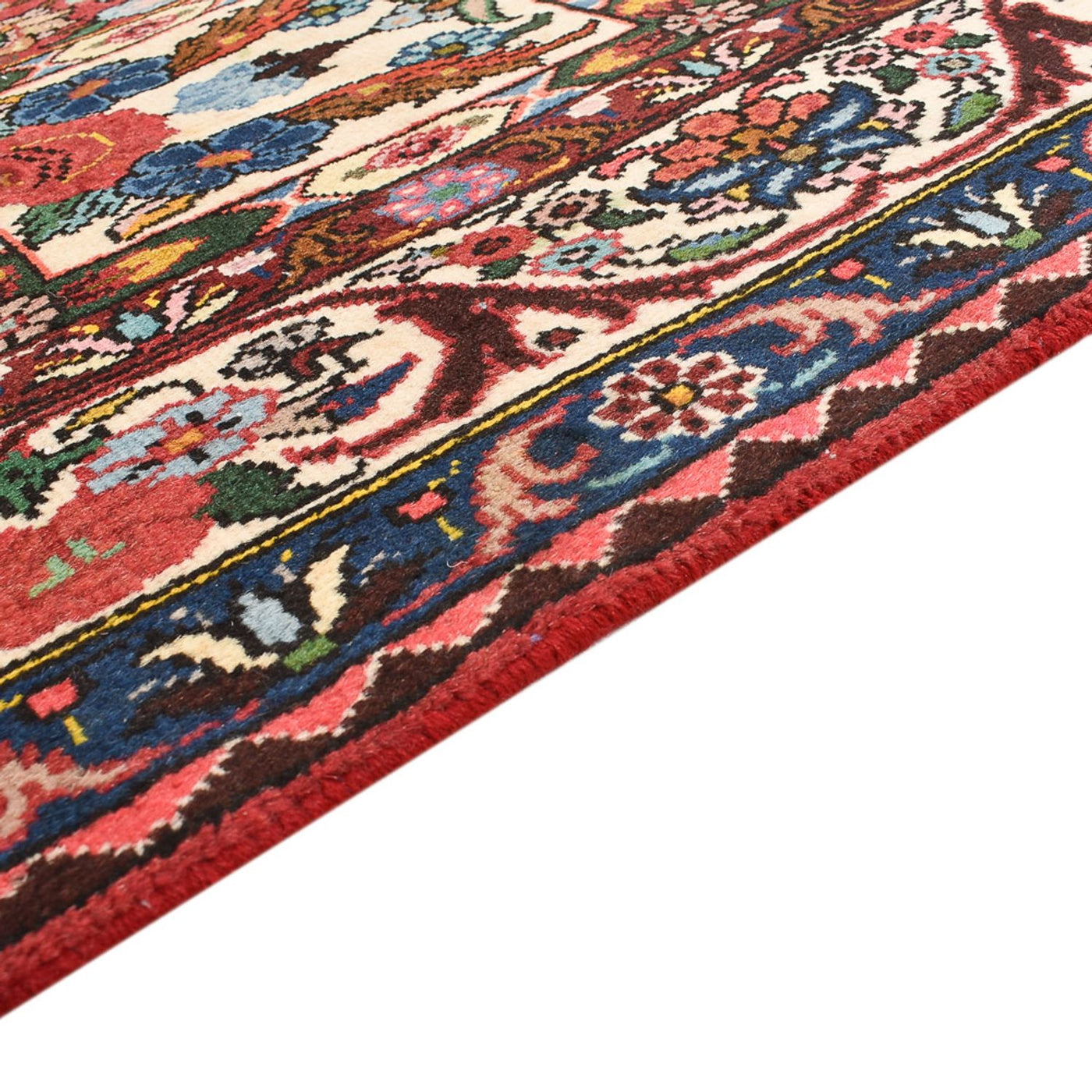 Bakhtiari Rug 199x130cm - Persian Rugs