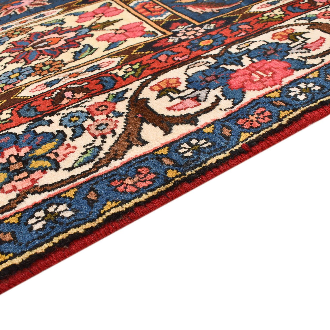 Bakhtiari Rug 199x135cm - Persian Rugs