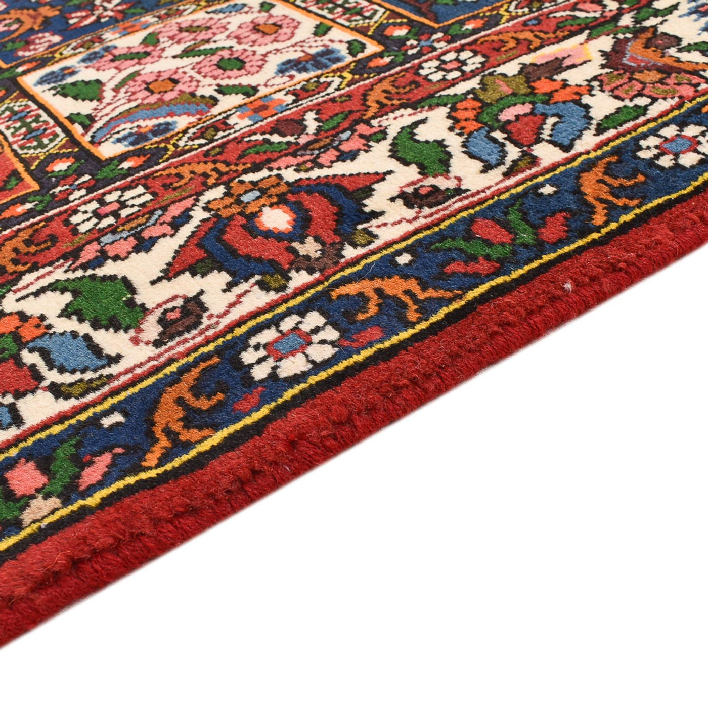 Bakhtiari Rug 192x140cm - Persian Rugs