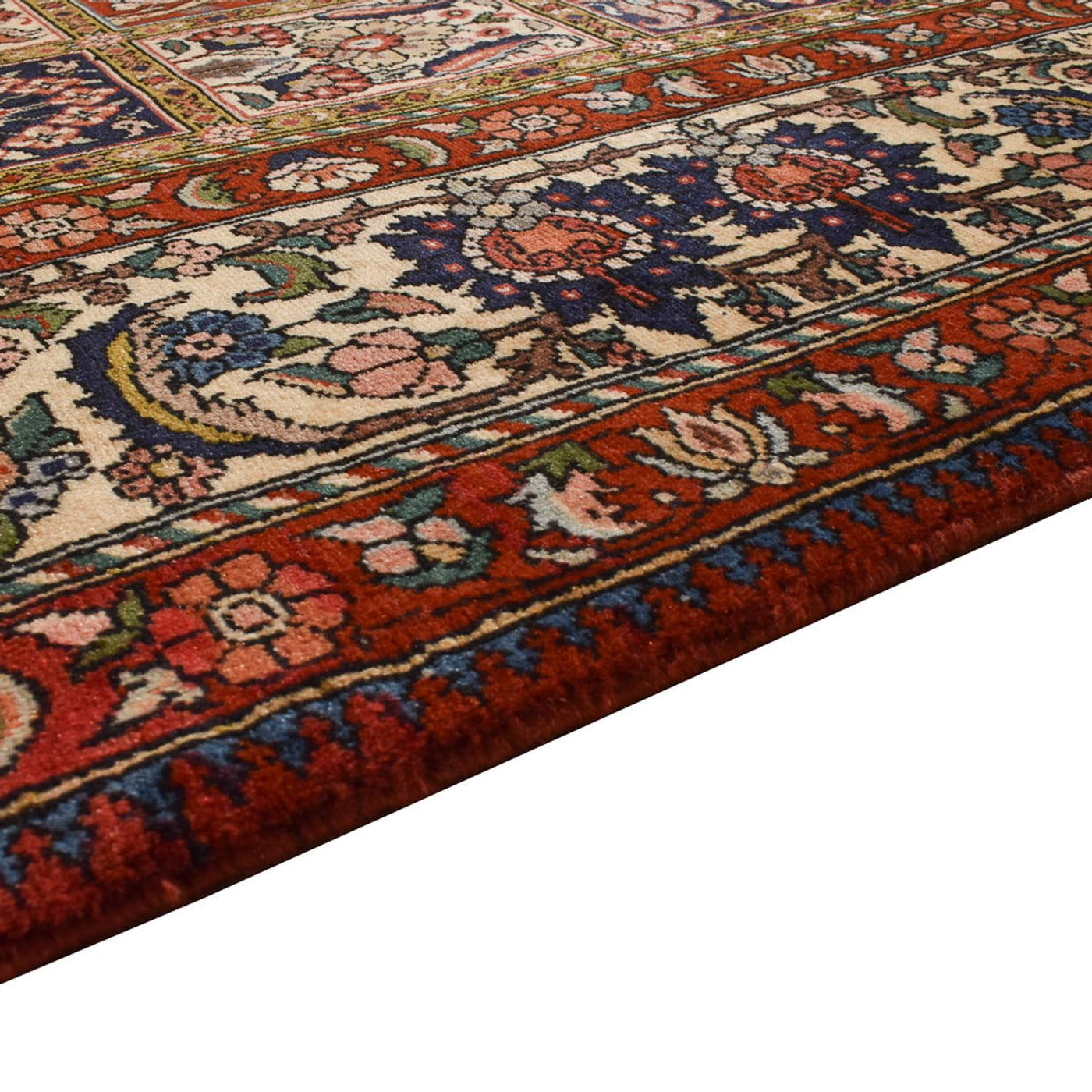 Bakhtiari Rug 274x215cm - Persian Rugs