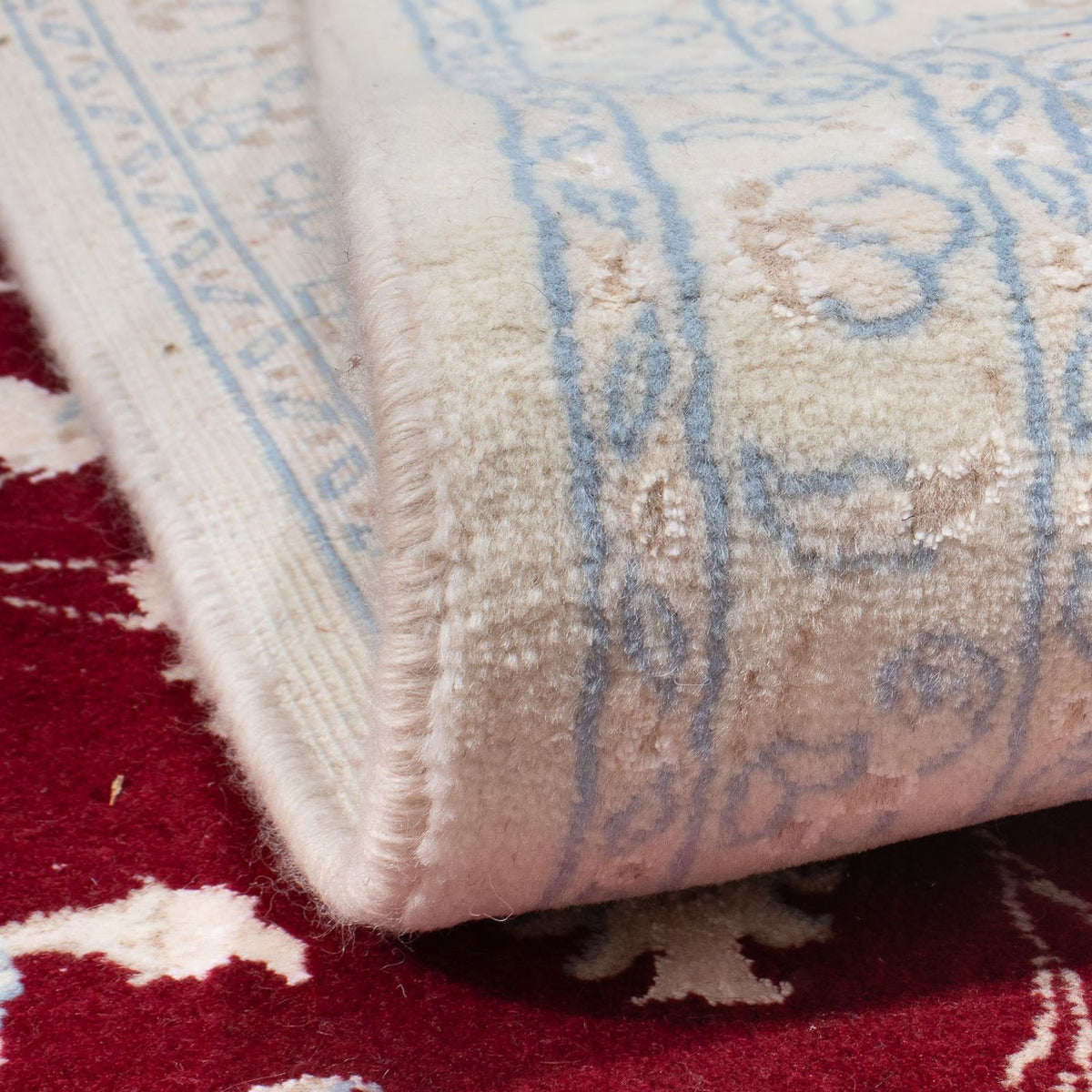 Perser Rug - Nain - 291 x 200 cm - dark red