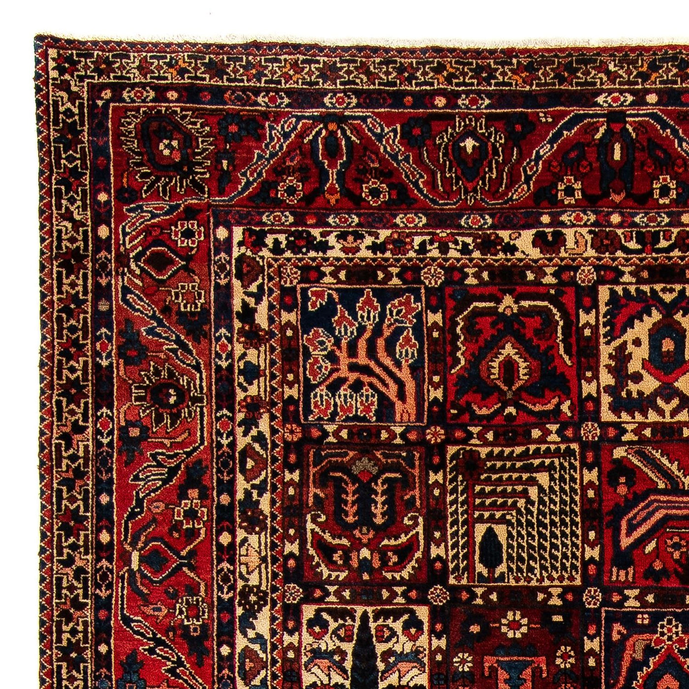 Bakhtiari Rug 374x305cm - Persian Rugs