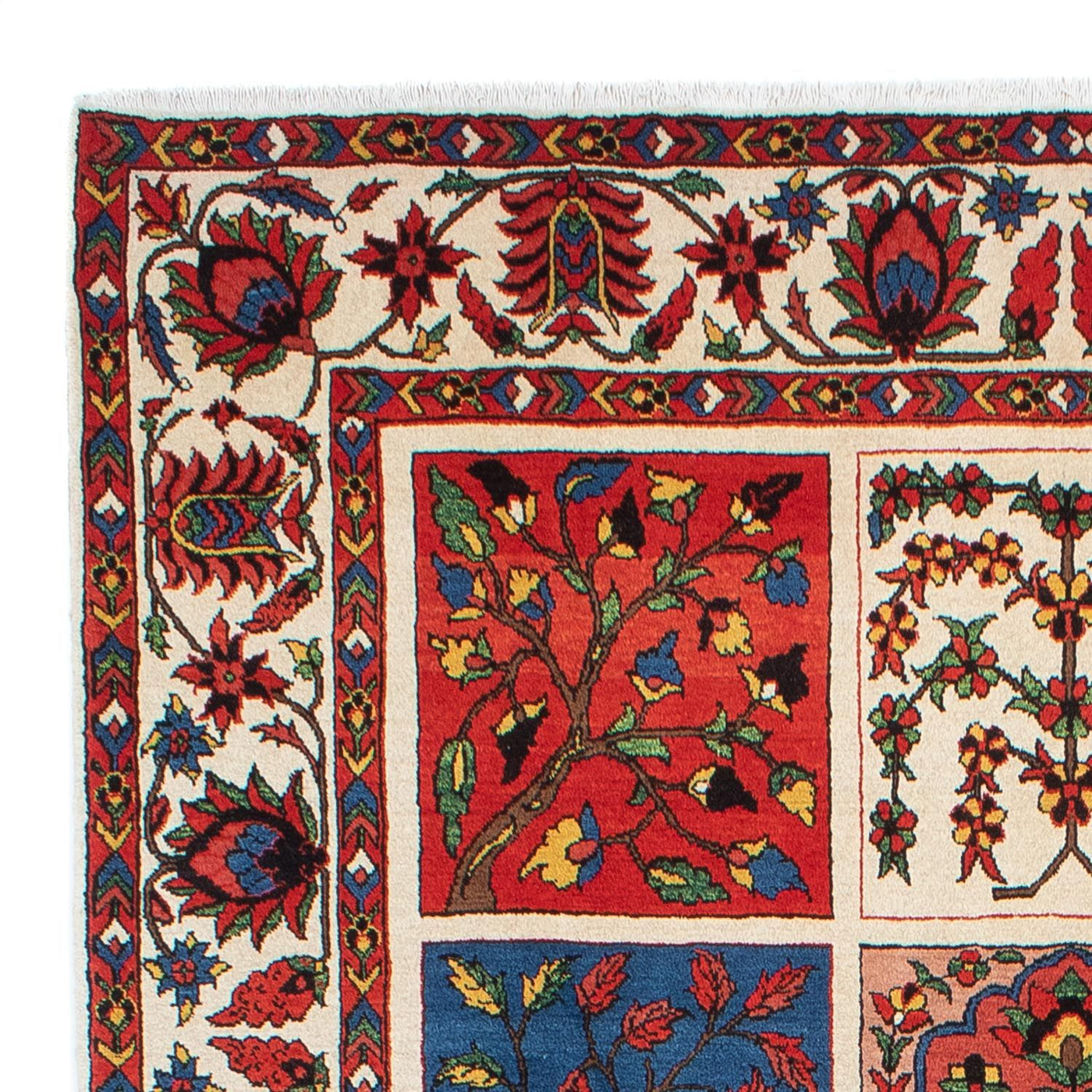 Bakhtiari Rug 330x202cm - Persian Rugs