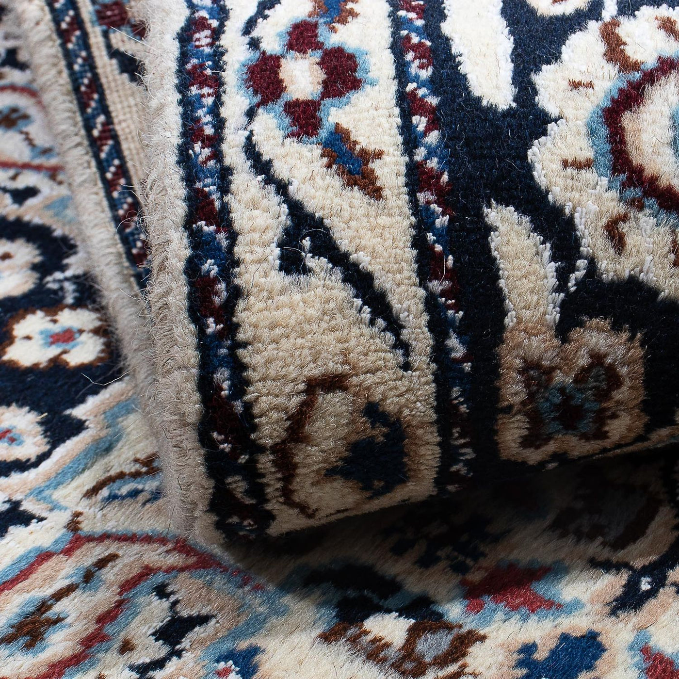 Nain Rug 132x87cm - Persian Rugs