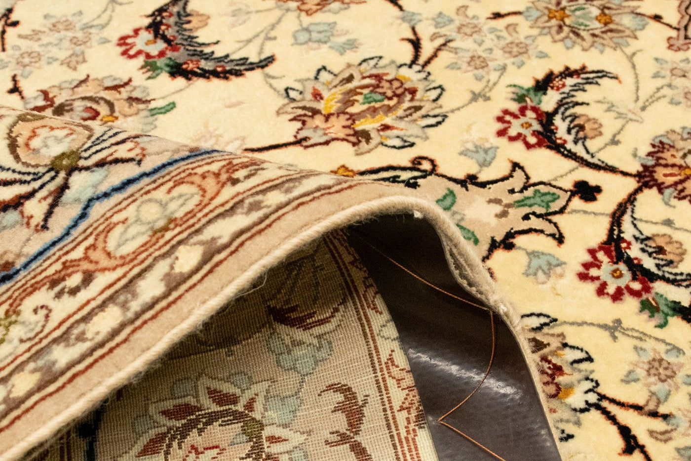 Isfahan Rug 174x108cm - Persian Rugs