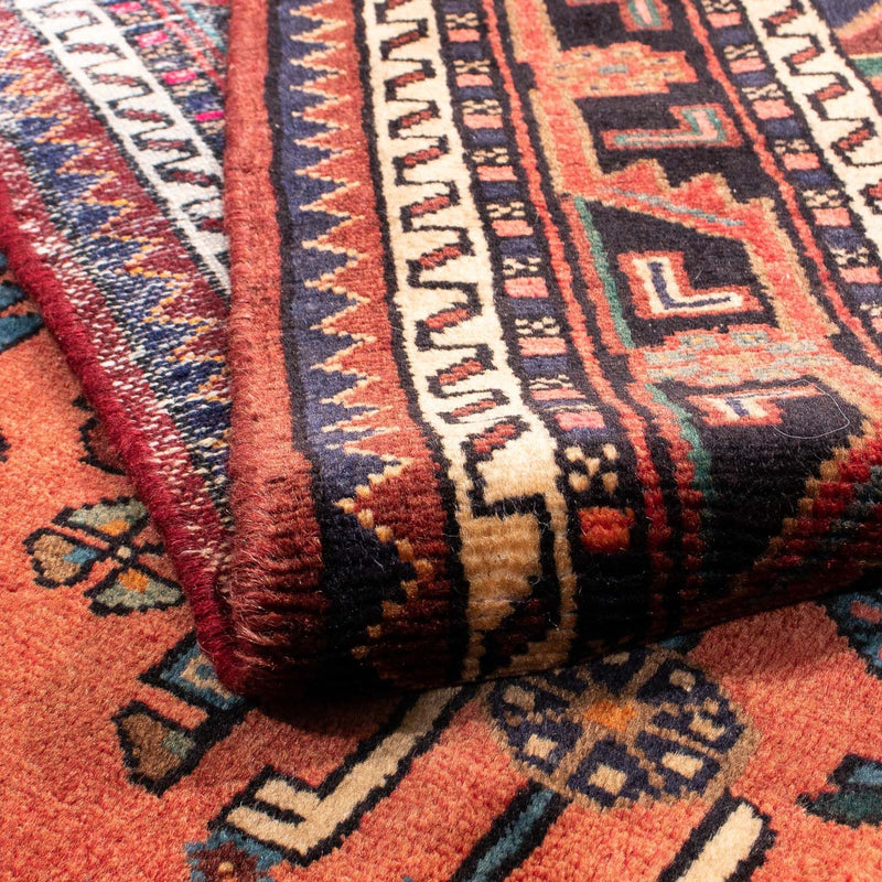 Hosseinabad Rug 230x136cm - Persian Rugs