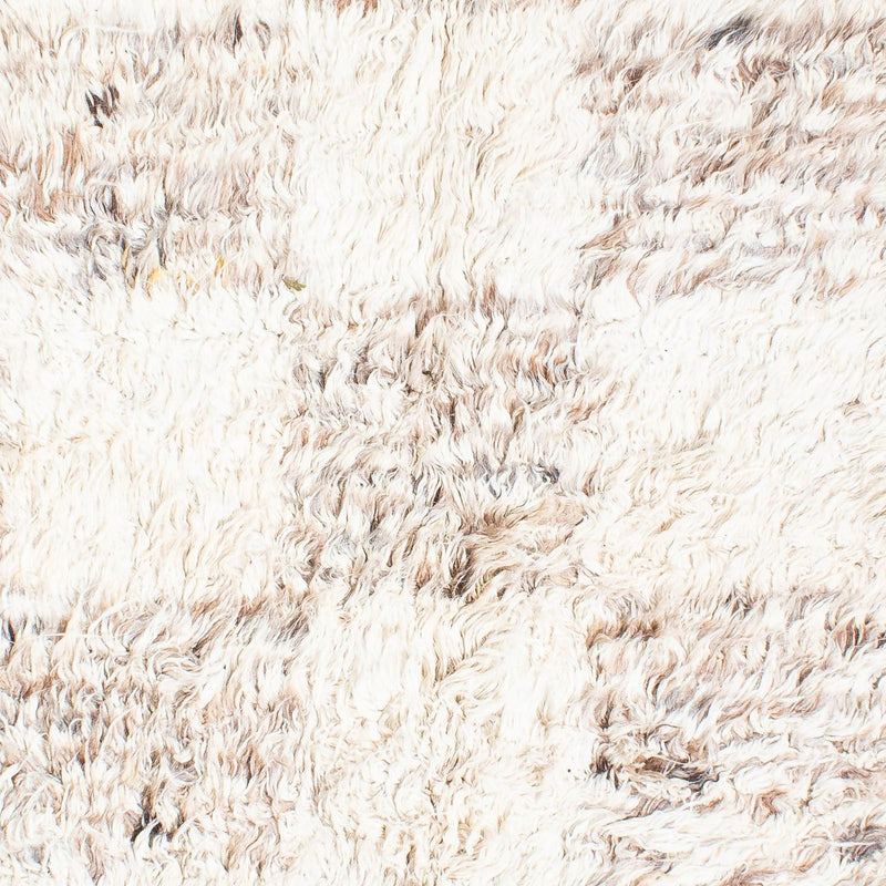 High-Pile Rug - 252 x 172 cm - beige