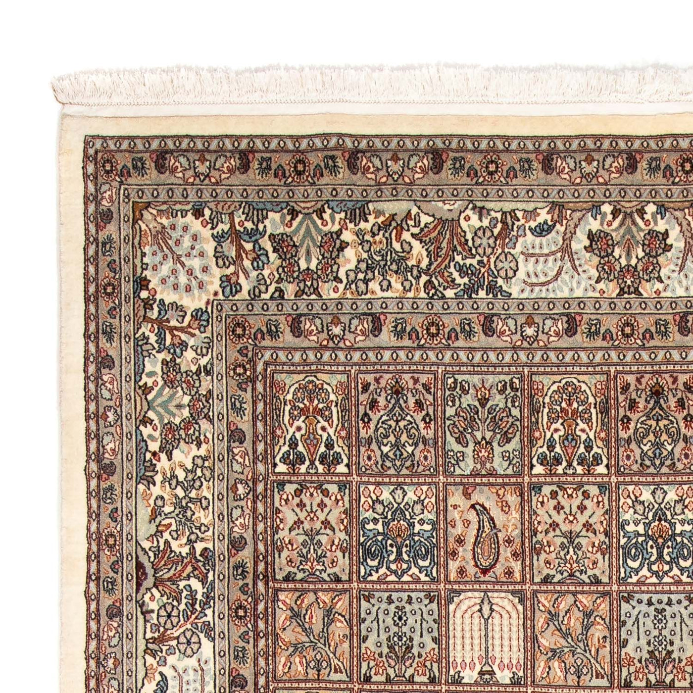 Moud Rug 226x215cm - Persian Rugs