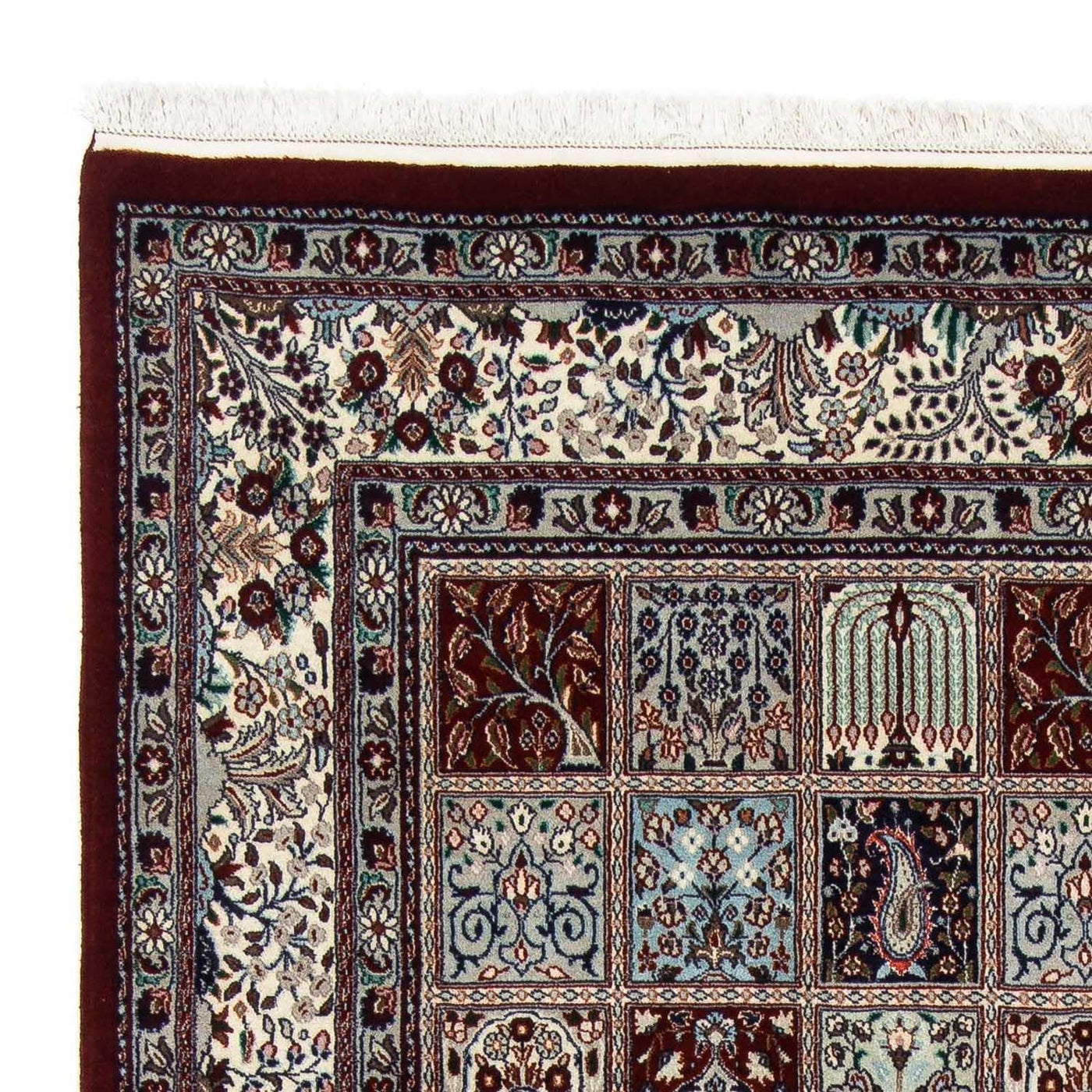 Moud Rug 239x176cm - Persian Rugs