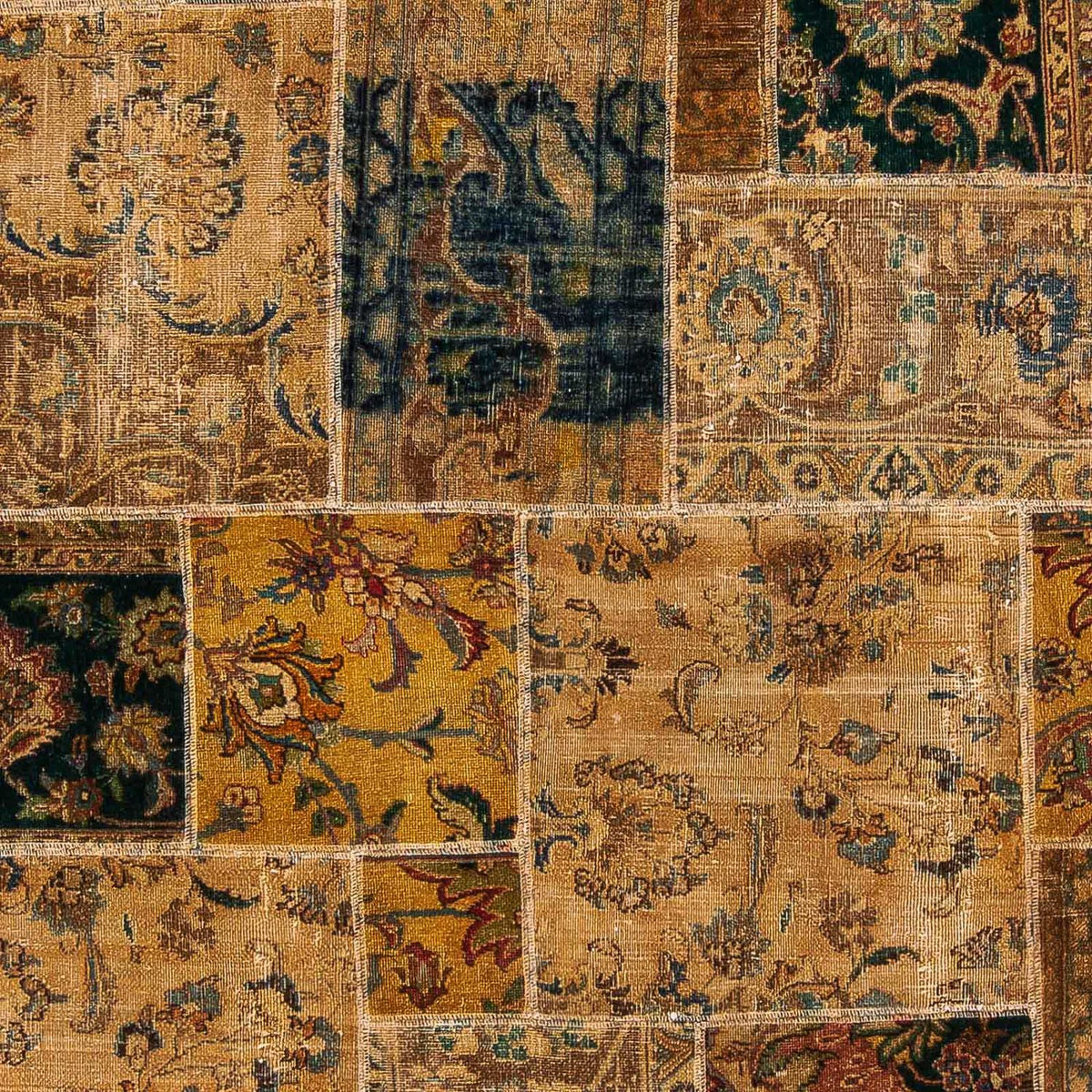 Patchwork Rug - 275 x 182 cm - multicolored