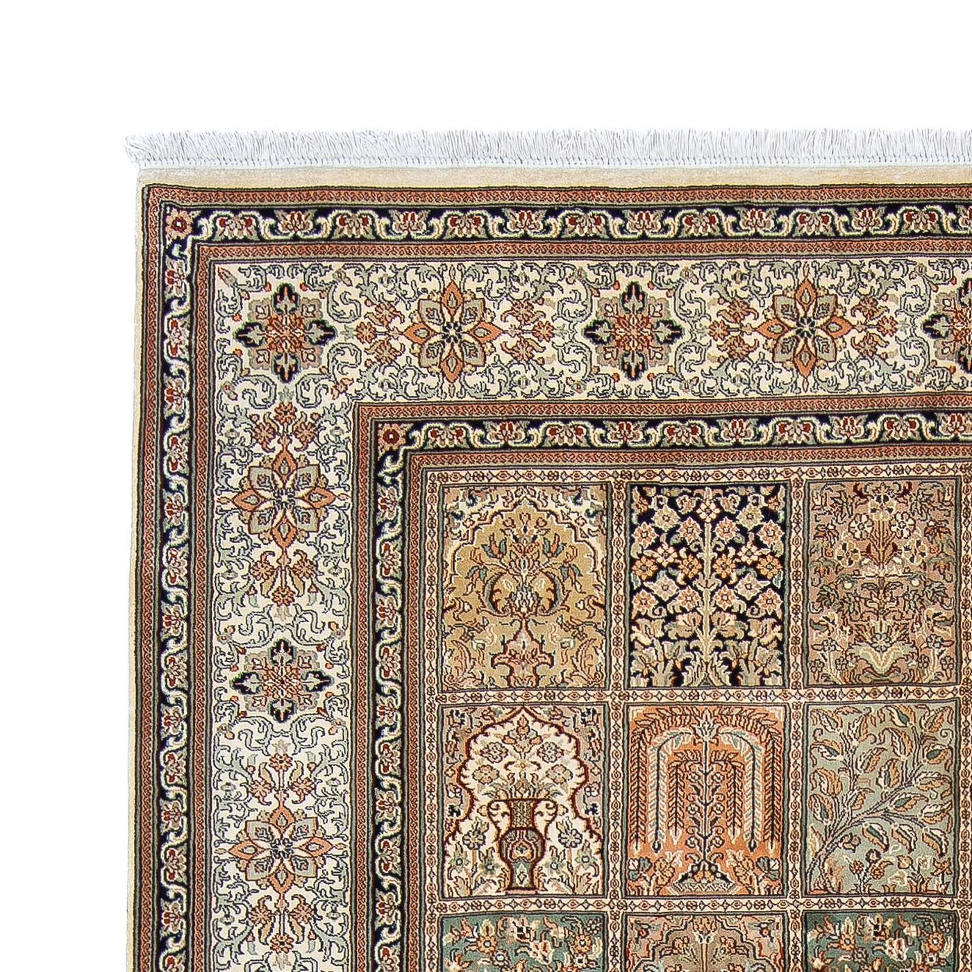 Kashmir Silk Rug 260x172cm - Oriental Rug