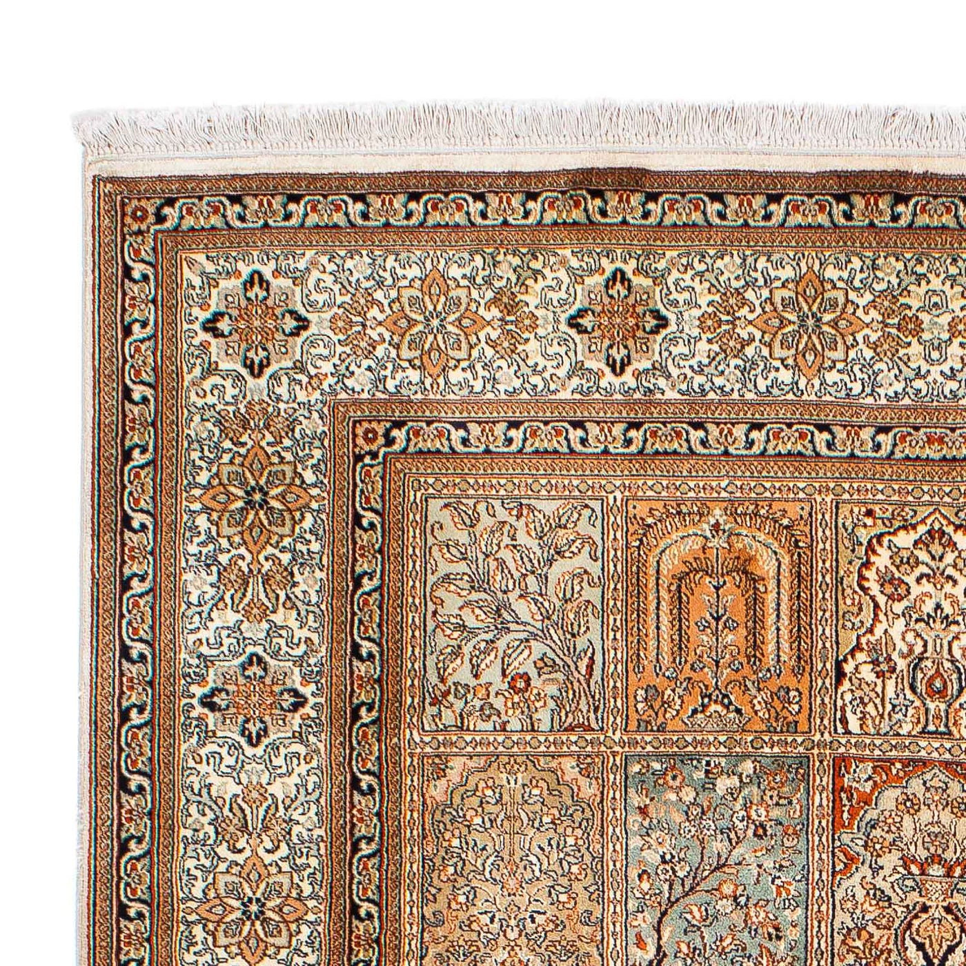 Kashmir Silk Rug 221x158cm - Oriental Rug