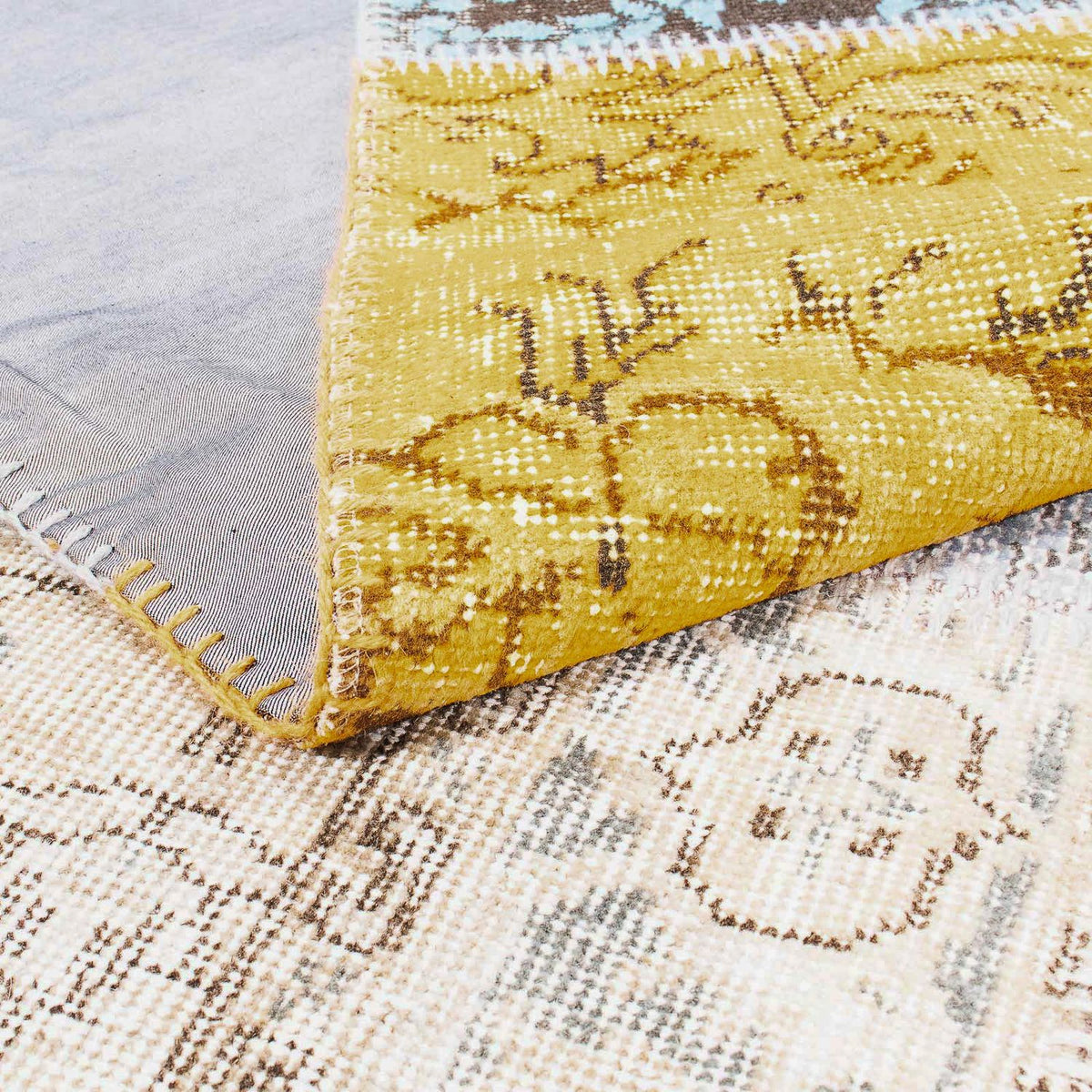 Patchwork Rug - 300 x 200 cm - multicolored