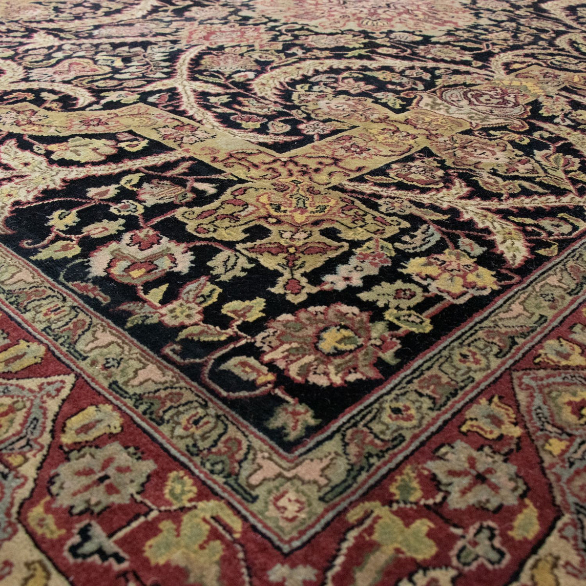 Oriental Rug Sarai